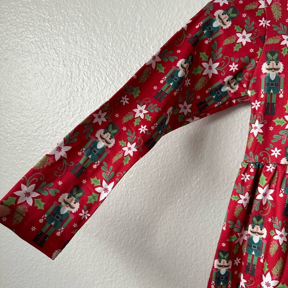 Girls Holiday Christmas Pattern Long Sleeves Dress Size XL (5-6T) BNWOT - Picture 4 of 4